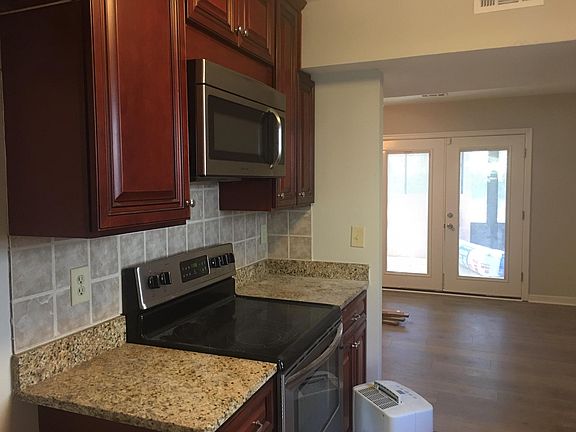 5th image of 40 Mellon St
