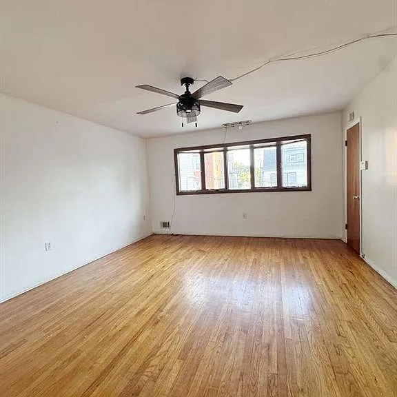 10 Roosevelt Ter — Photo 3
