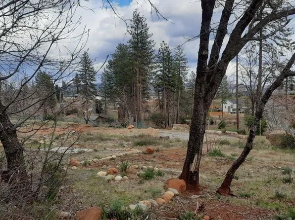 5001 Country Club Dr, Paradise, CA 95969