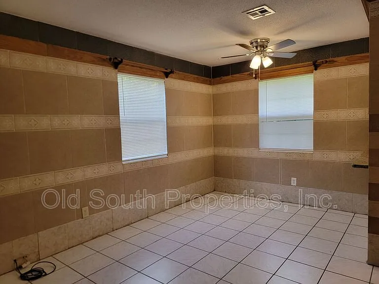 9610 Bowman Ave #C — Photo 5