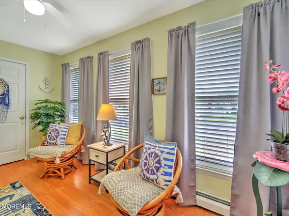 36 Grenada Street, Toms River, NJ 08757