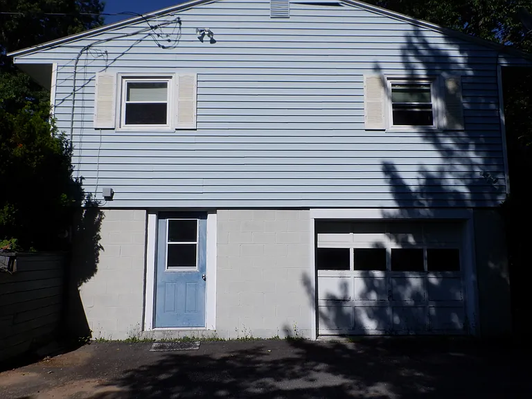 15 Fitchview Ave — Photo 2