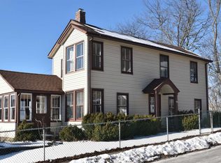 21 Charles St, Rhinecliff, NY 12574