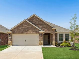 2907 Brady Starr Dr, Aubrey, TX 76227