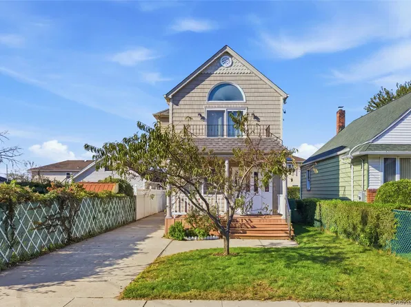 33 3rd Avenue, New Hyde Park, NY 11040