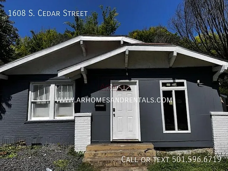 1608 S Cedar St — Photo 1