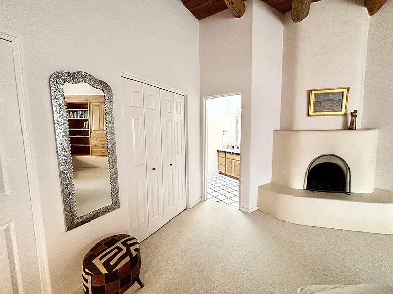 701 E Alameda St — Photo 20
