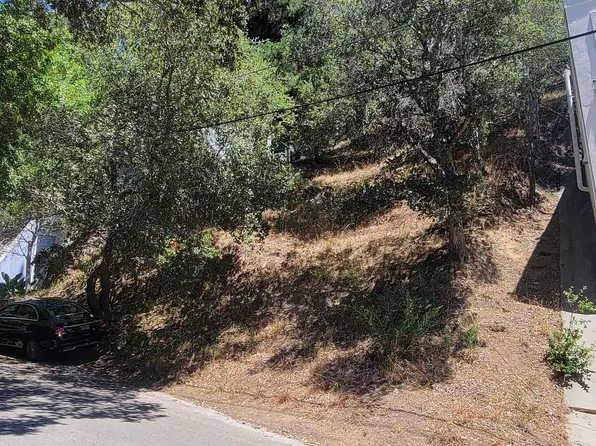 6806 Gunn Dr, Oakland, CA 94611