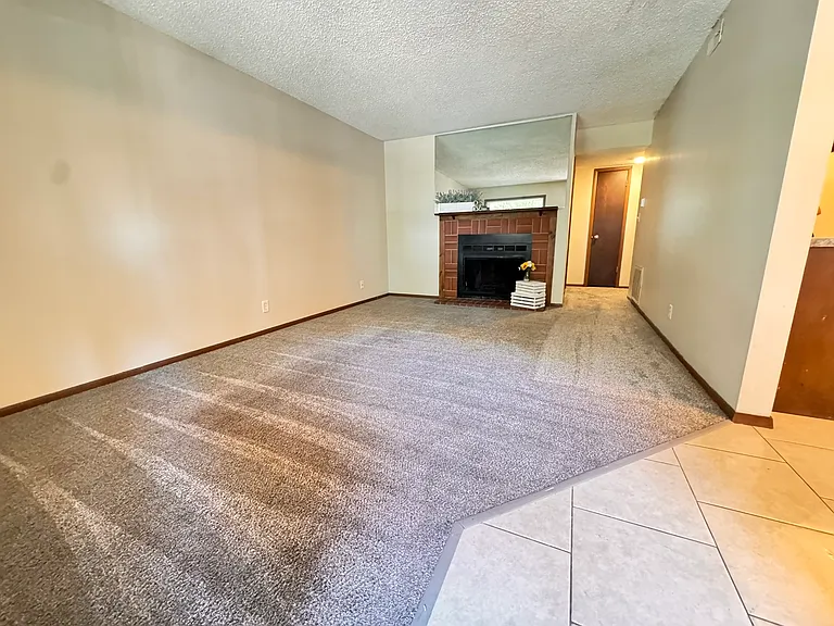1802 Knox St #3 — Photo 6