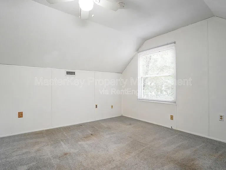 8912 Taymouth Ct — Photo 11