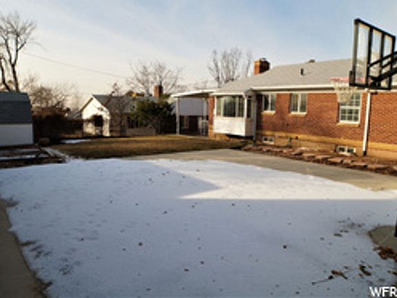 3rd image of 2548 E Commonwealth Ave