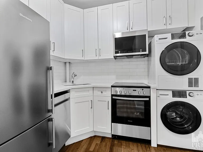 418 E 9th St #5A — Photo 3