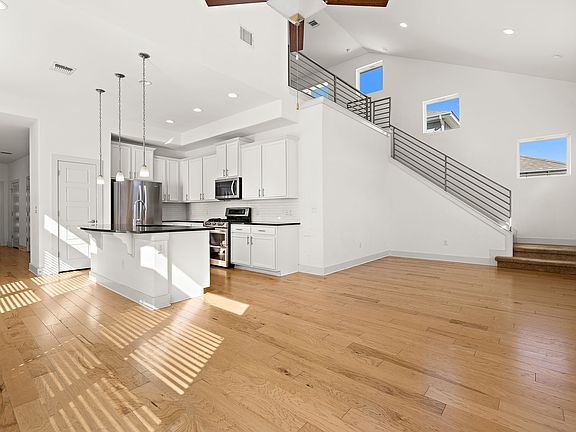 3rd image of 7113 Cherry Beam Path
