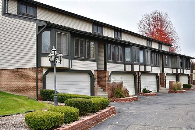 1st image of 1104 Washington Cir #1