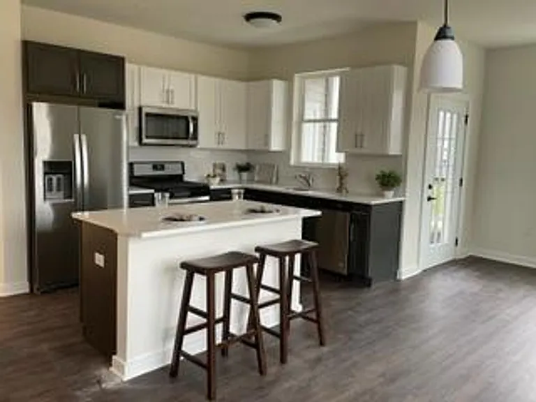 2144 Lakewood Rd — Photo 2