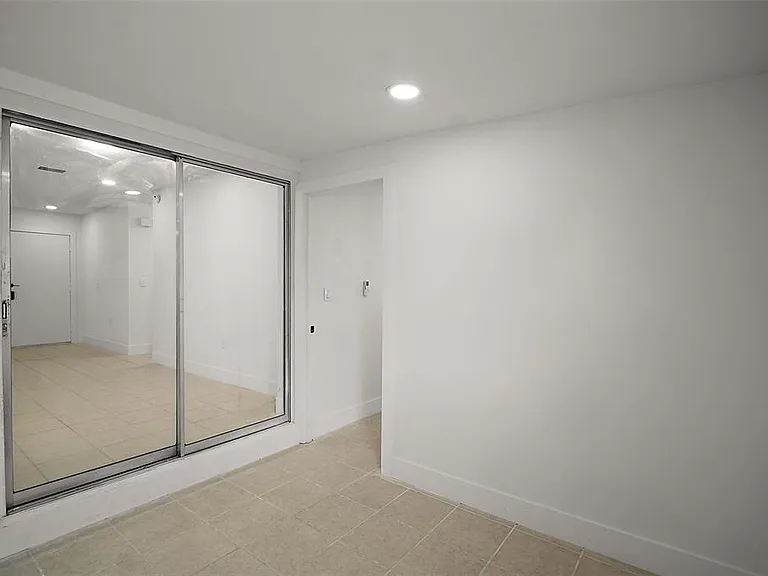 14884 SW 35th Cir — Photo 11