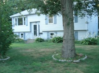 31 Scott Ave, Warwick, RI 02888