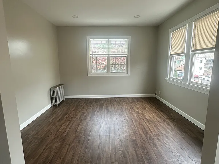 263 E 22nd St #2 — Photo 18