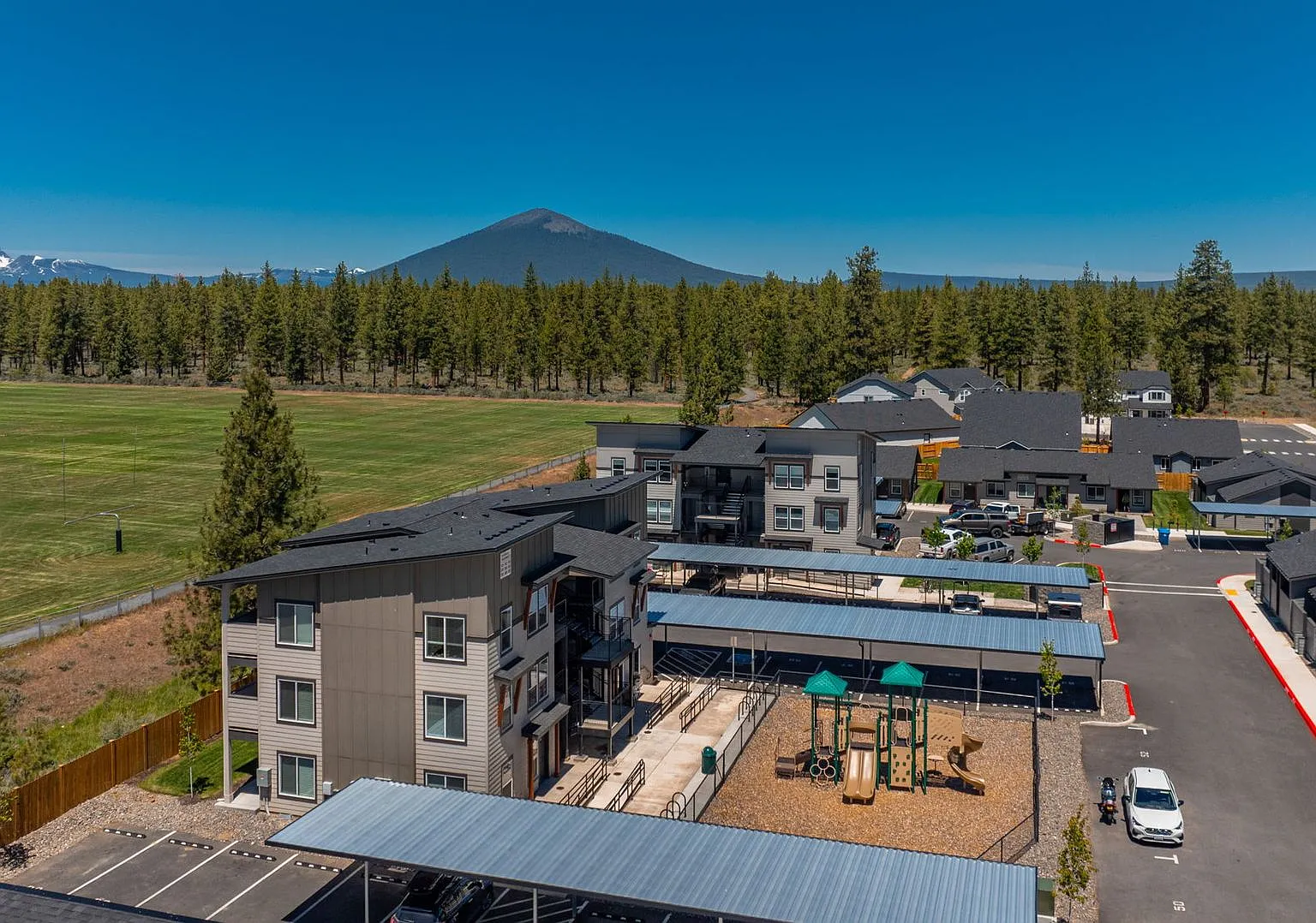 McKenzie Meadows Apartments — Photo 3