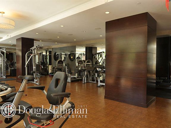5th image of 200 W 72nd St APT 14D