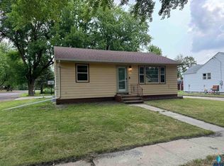 400 S Juniper Ave, Marion, SD 57043