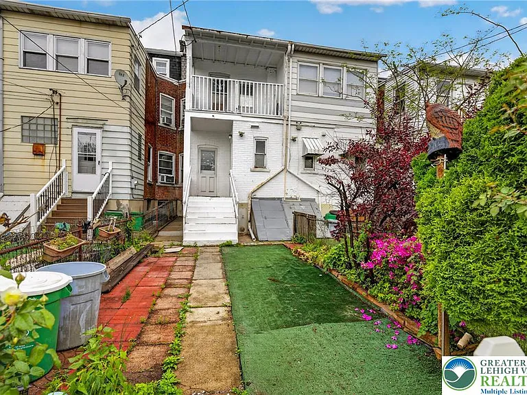 626 N 11th St — Photo 51