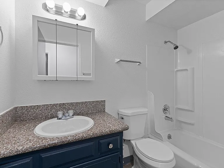 15220 SE Stark St #1-21 — Photo 15