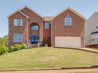 146 Grove Ln S, Hendersonville, TN 37075
