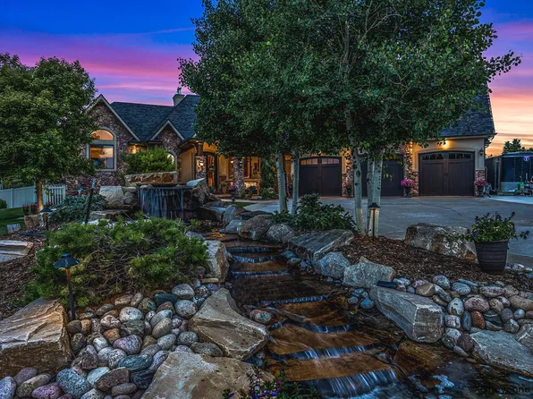 825 W Dale Blvd, Cheyenne, WY 82009