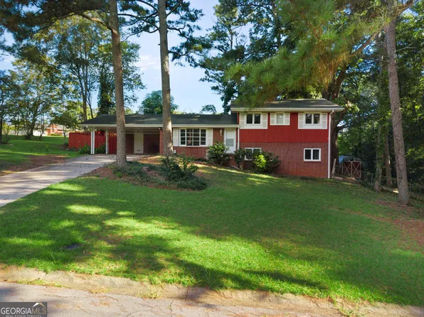 5686 Skyland Dr, Forest Park, GA 30297