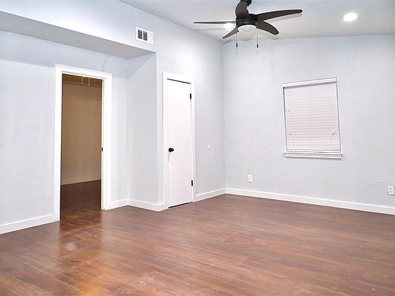 3rd image of 1009 Grande Dr
