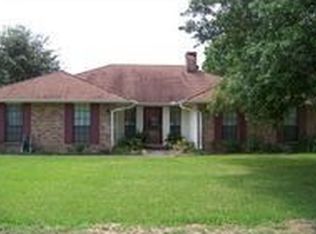 611 Comfort Ln, Jennings, LA 70546