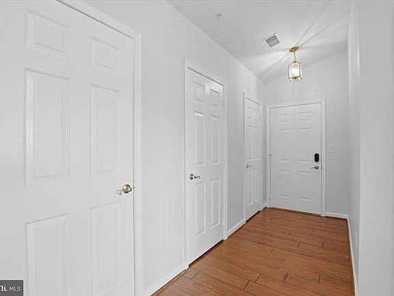 3rd image of 11002 Koman Cir APT 301