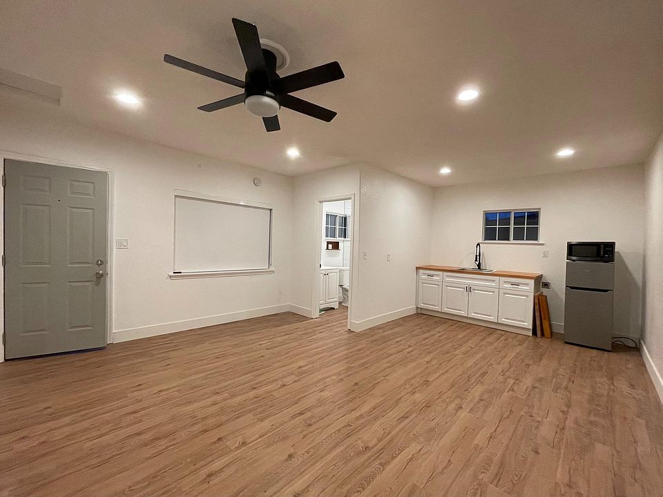 1st image of 4432 10th Ave