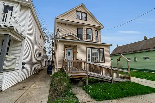 213 Cable St Photo 1