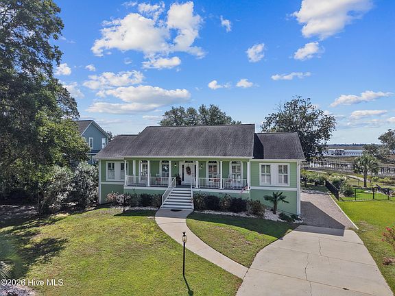 2nd image of 516 Twisted Oak Lane