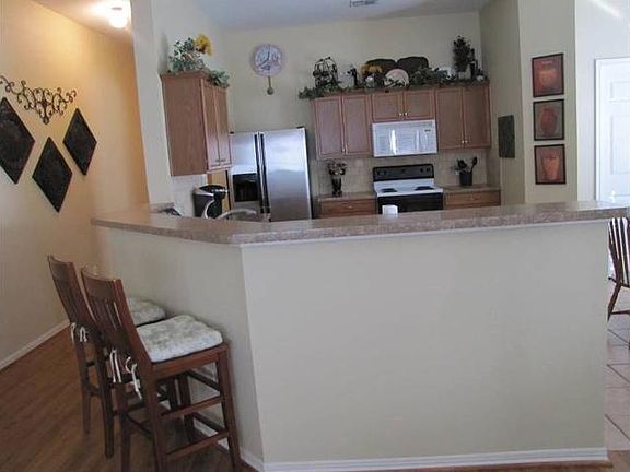 5th image of 405 Dartmoor Dr