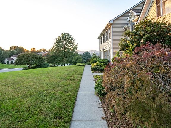 3rd image of 607 Highland Dr