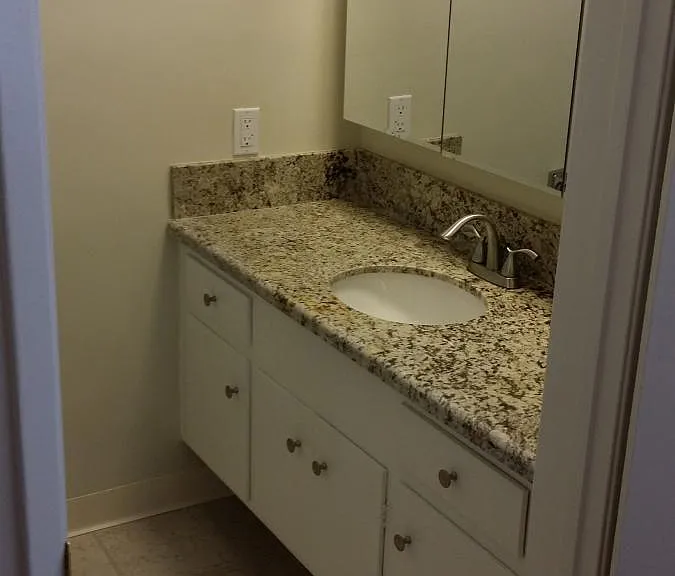 525 N Flores St #2 — Photo 4
