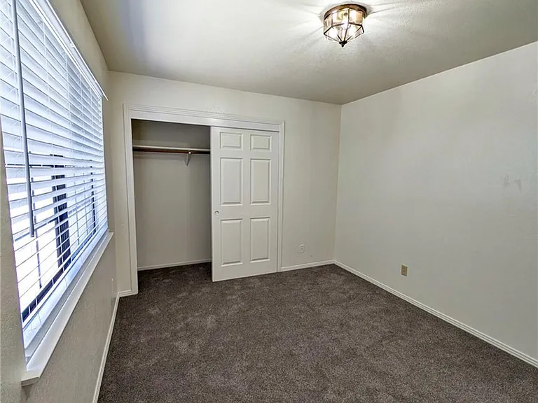 1813 Newport Ave — Photo 23