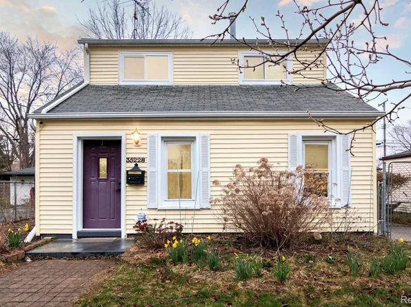 35228 Glover St, Wayne, MI 48184