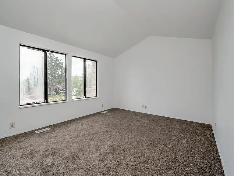 5663 W 3980 S — Photo 8