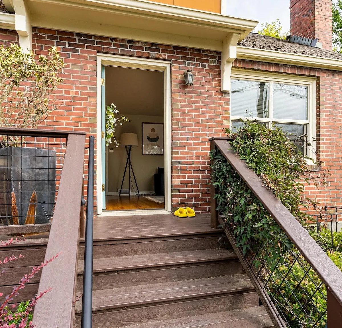 4 bed, 2069 sqft, $4,595 — Photo 3