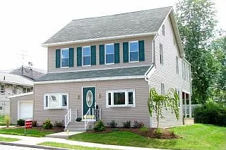 49 N Pearl St photo 1