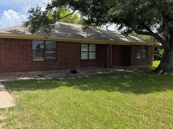 151 Country Oaks St, Brazoria, TX 77422