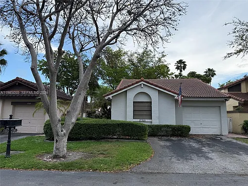 17321 NW 63rd Ave Photo 1