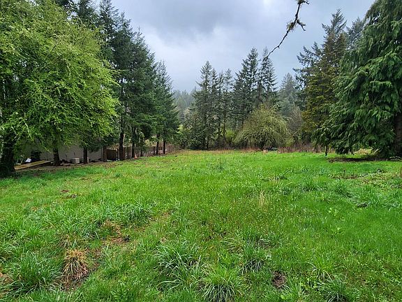 3rd image of 840 SW Stephenson St