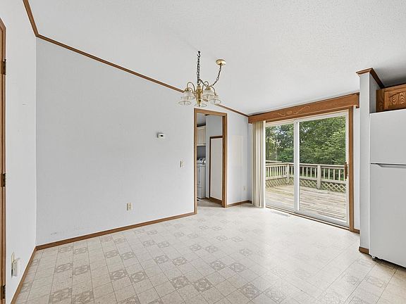 4th image of W6758 Bluff ROAD