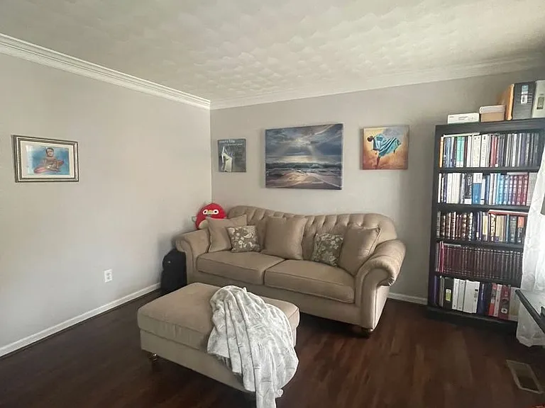 1117 Chipping Ct — Photo 10
