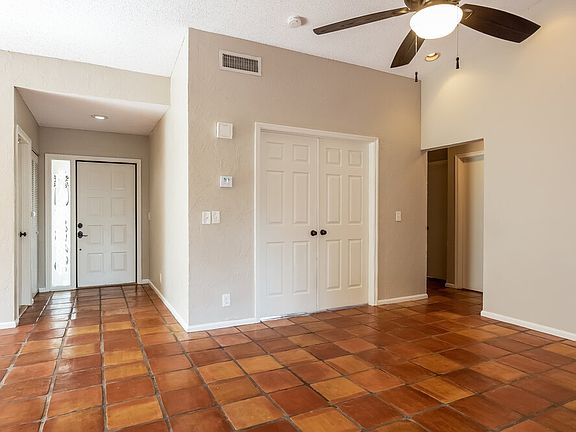4th image of 6 Capitol Ct
